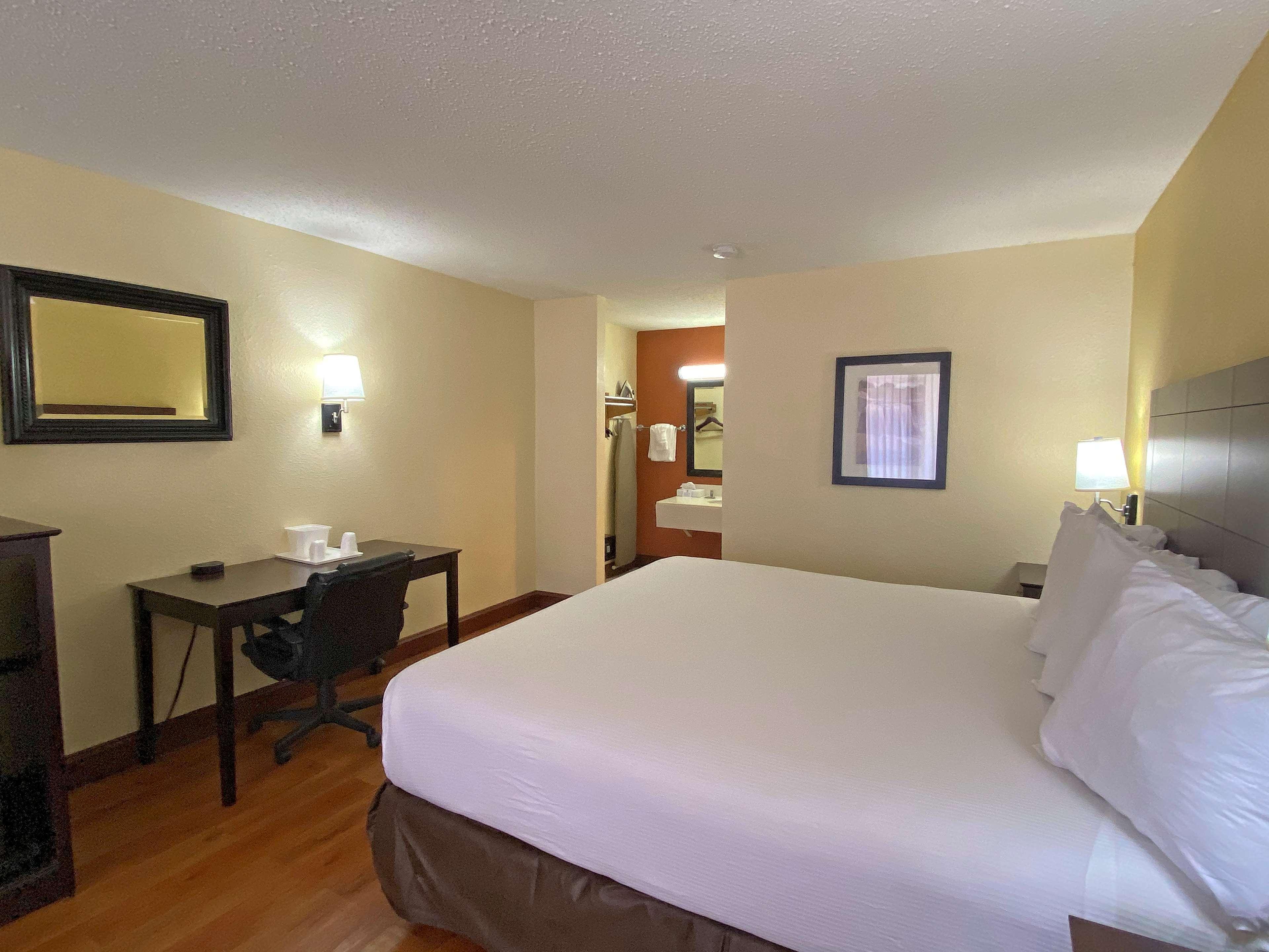 Best Western Greenville Airport Bagian luar foto
