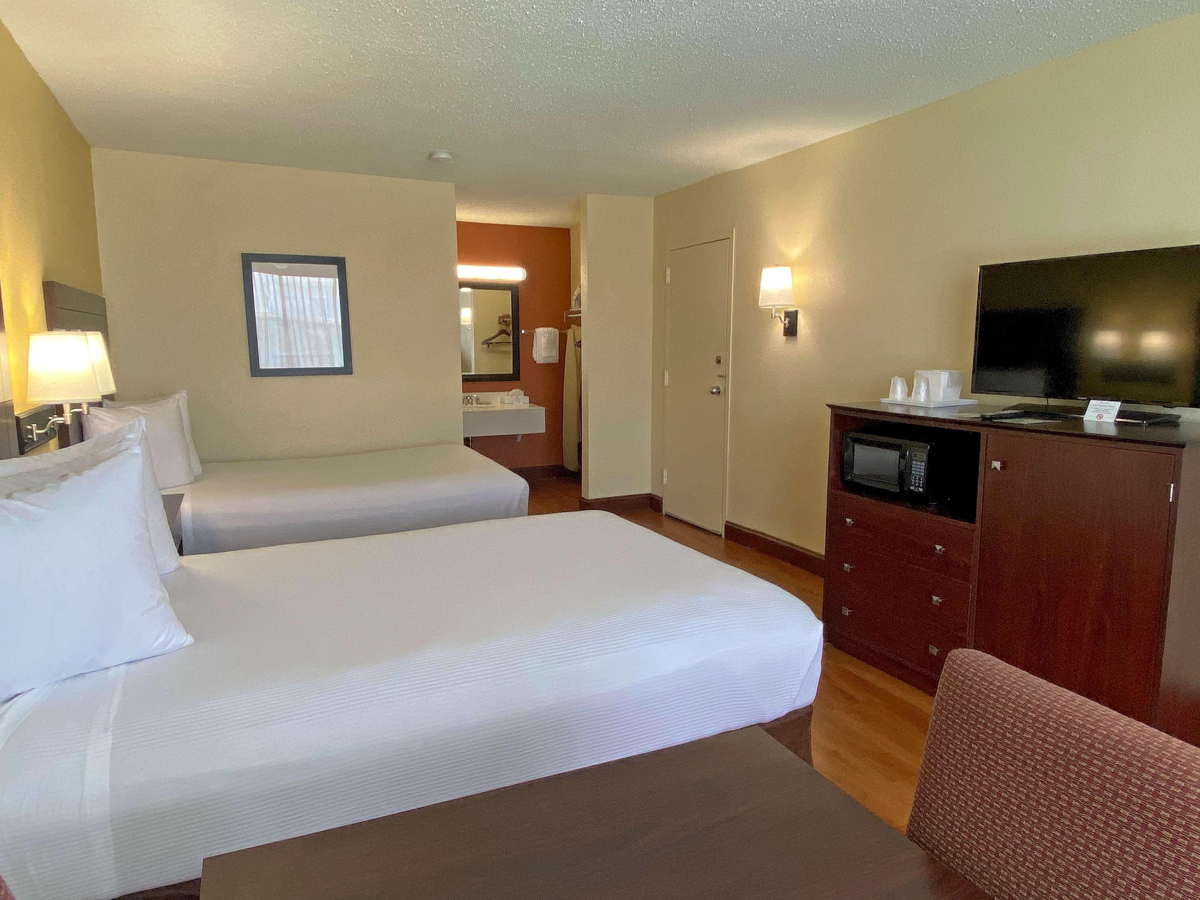 Best Western Greenville Airport Bagian luar foto