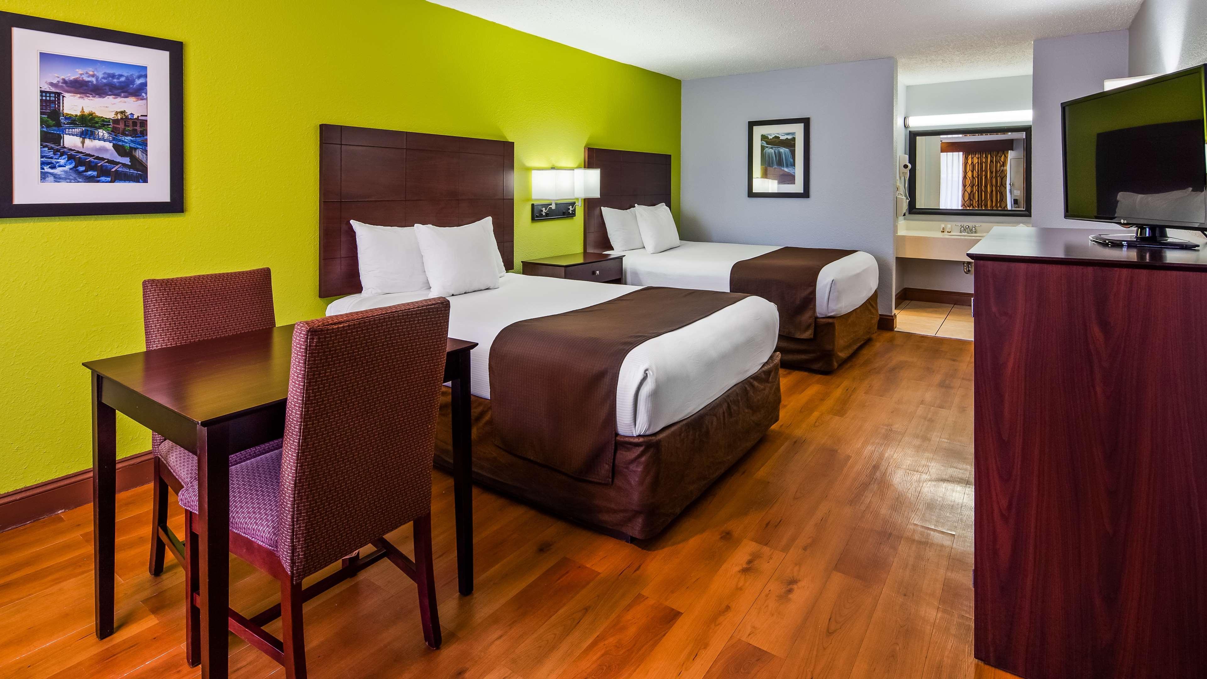 Best Western Greenville Airport Bagian luar foto