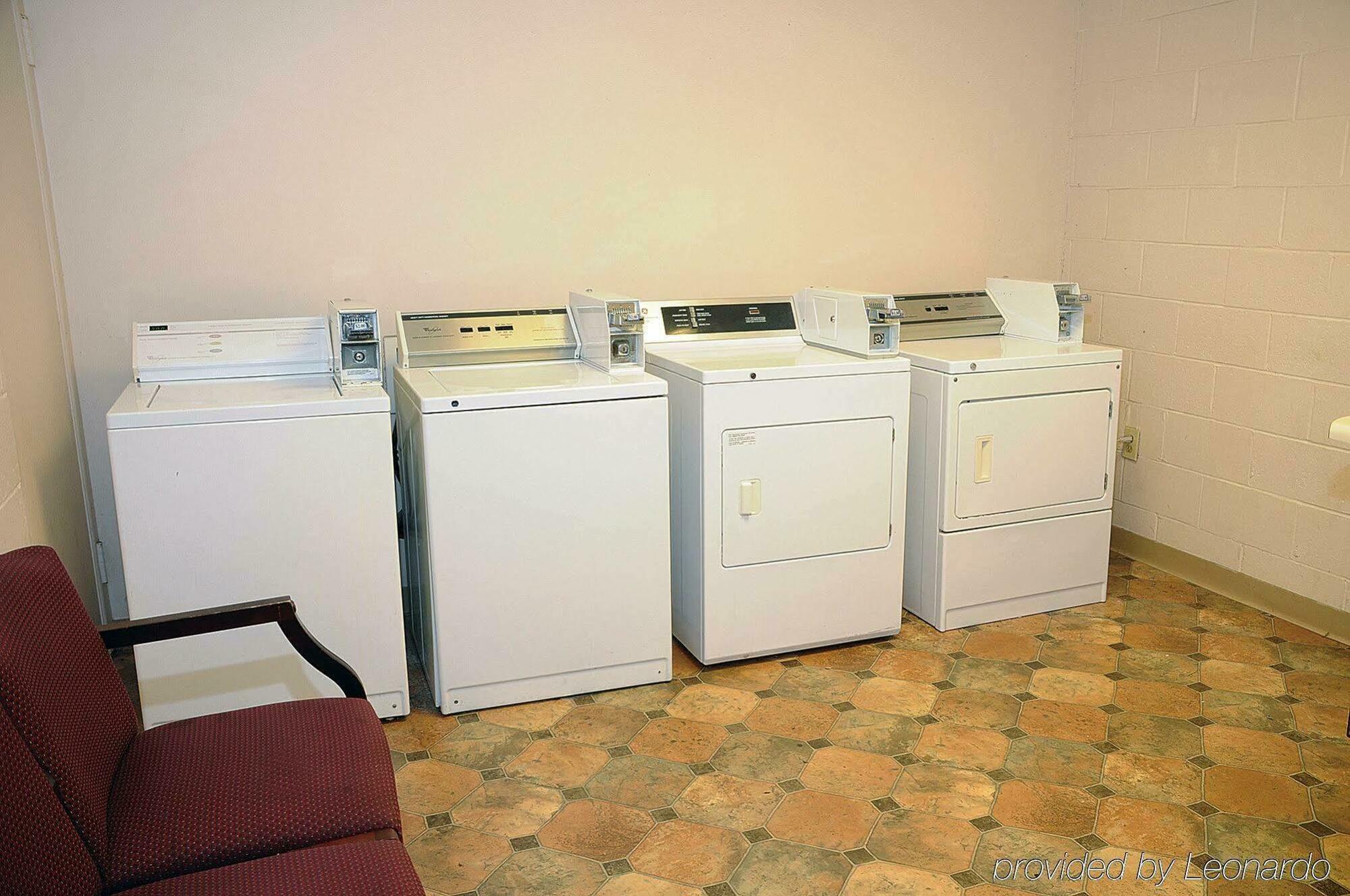 Best Western Greenville Airport Bagian luar foto