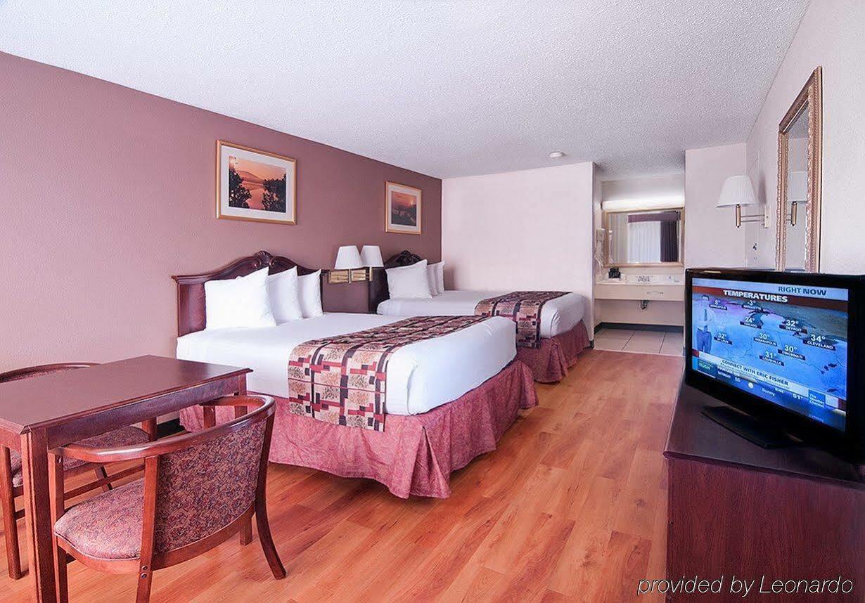 Best Western Greenville Airport Bagian luar foto